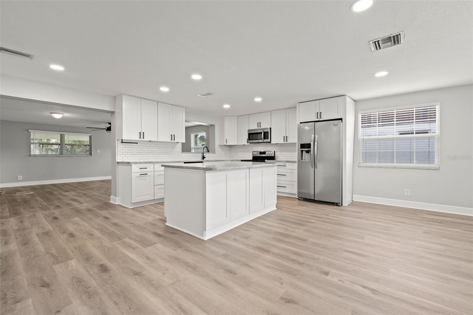 Image 4 of 25 For 11991 104th Avenue