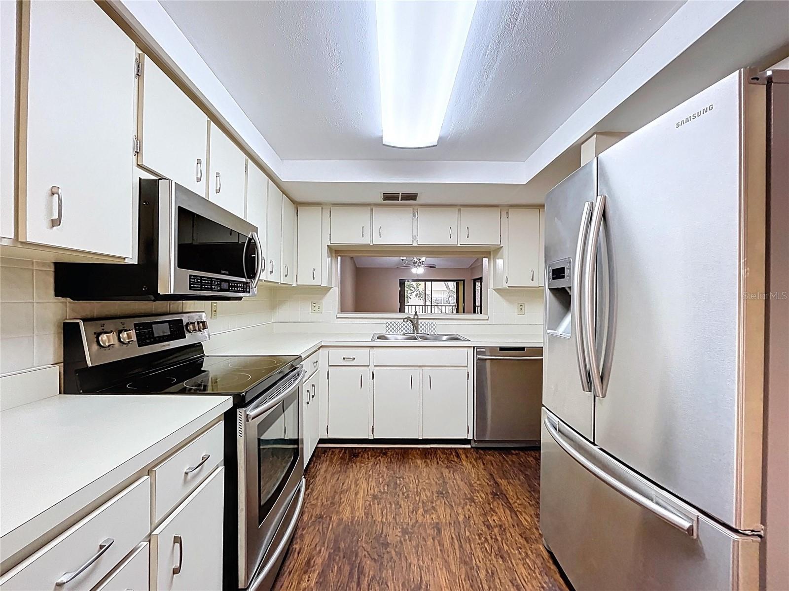 Image 15 of 69 For 2020 Lakeview Drive 203