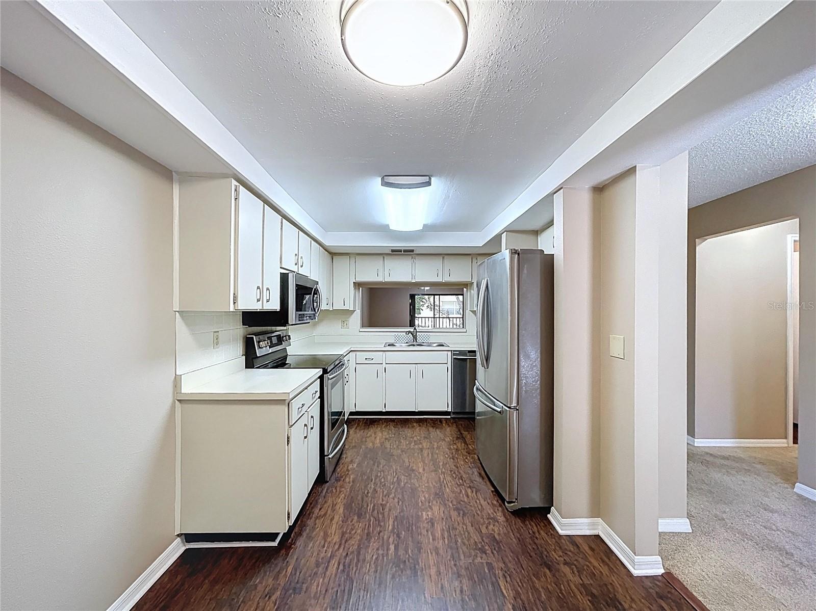 Image 18 of 69 For 2020 Lakeview Drive 203