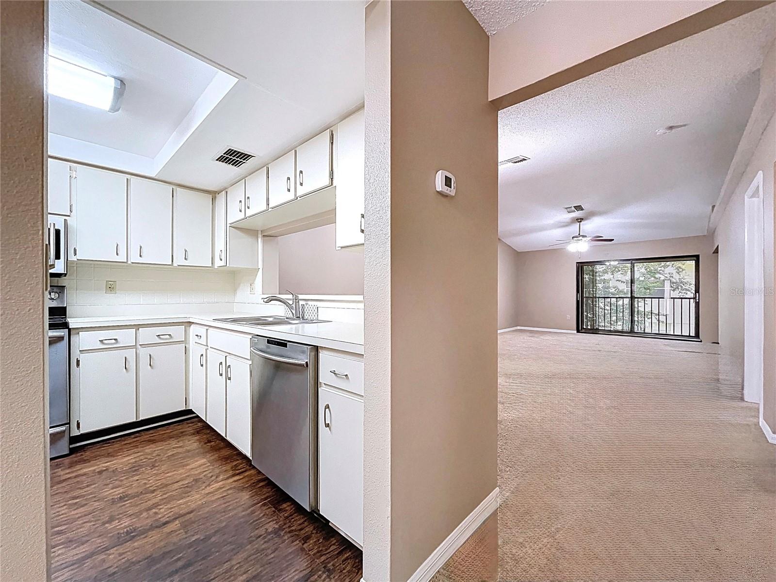 Image 22 of 69 For 2020 Lakeview Drive 203