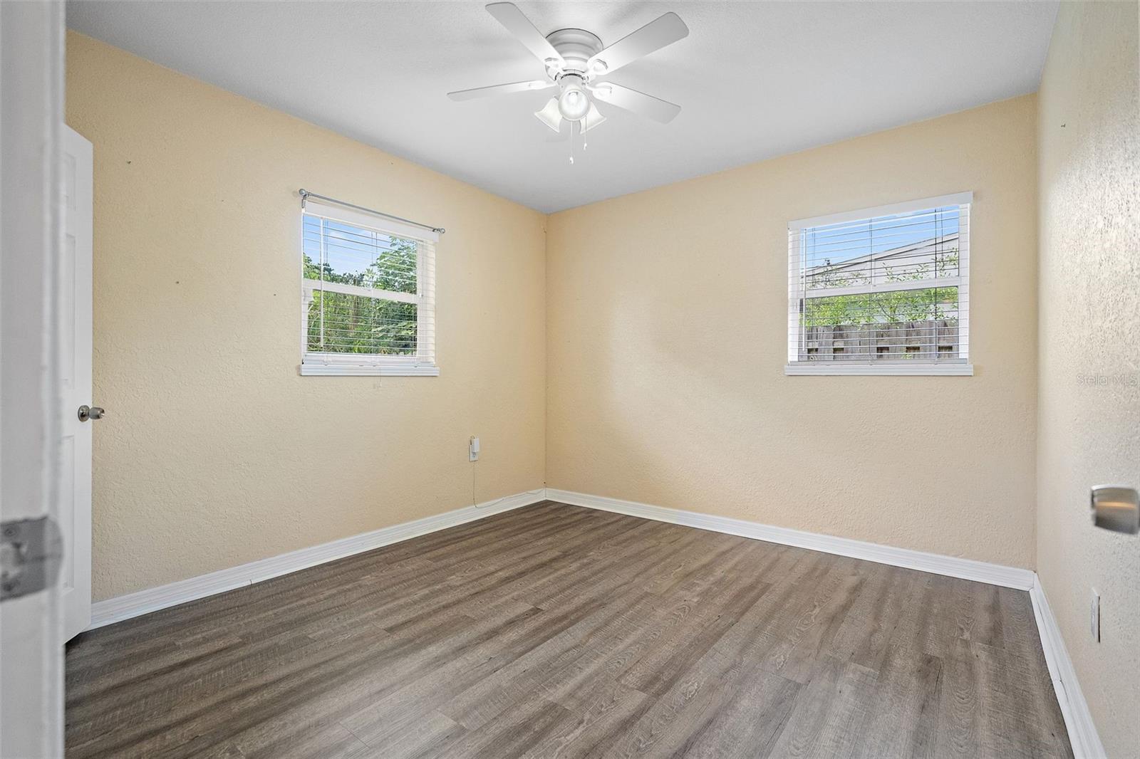 Image 17 of 24 For 6366 38th Avenue N