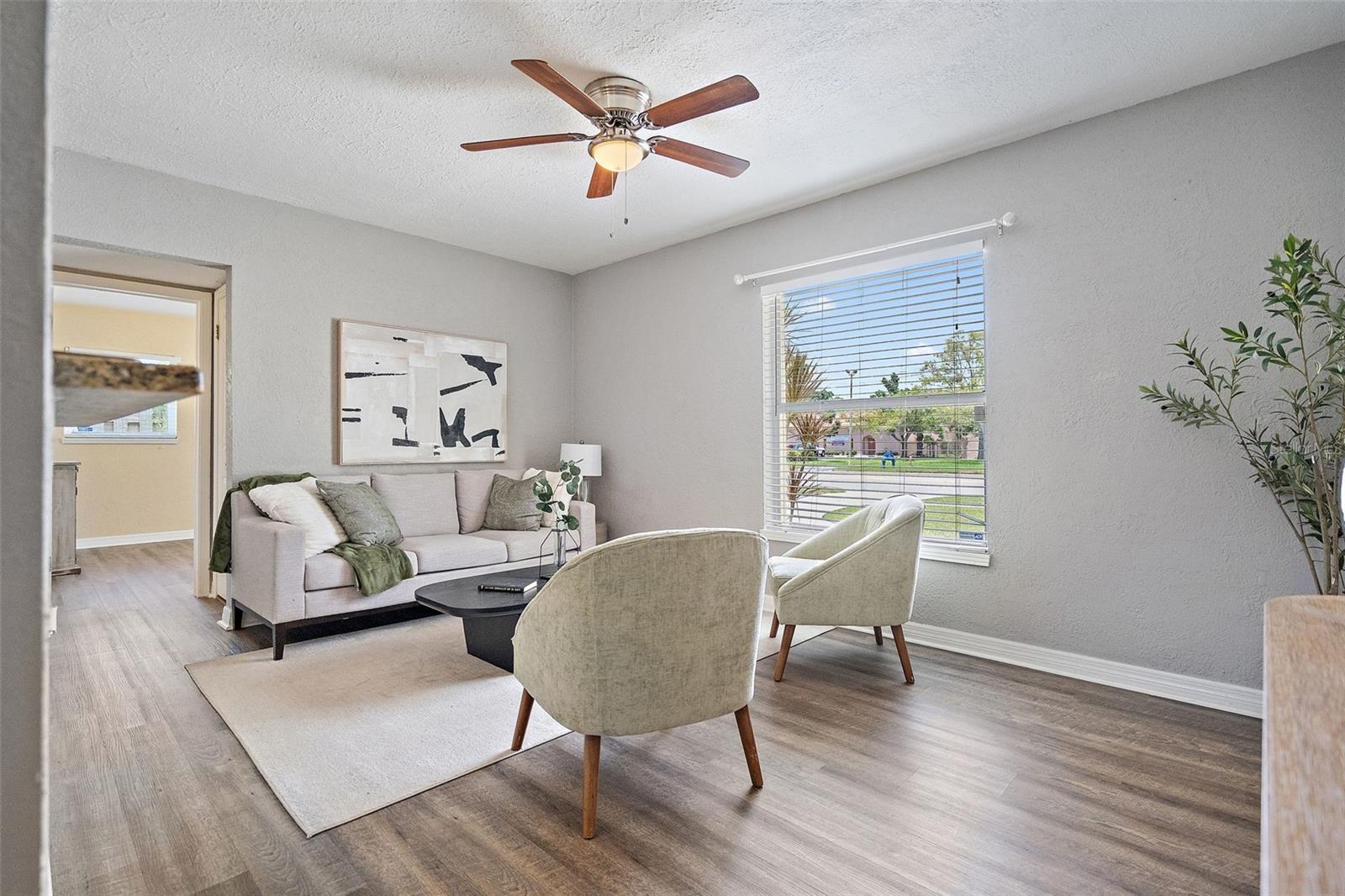 Image 4 of 24 For 6366 38th Avenue N