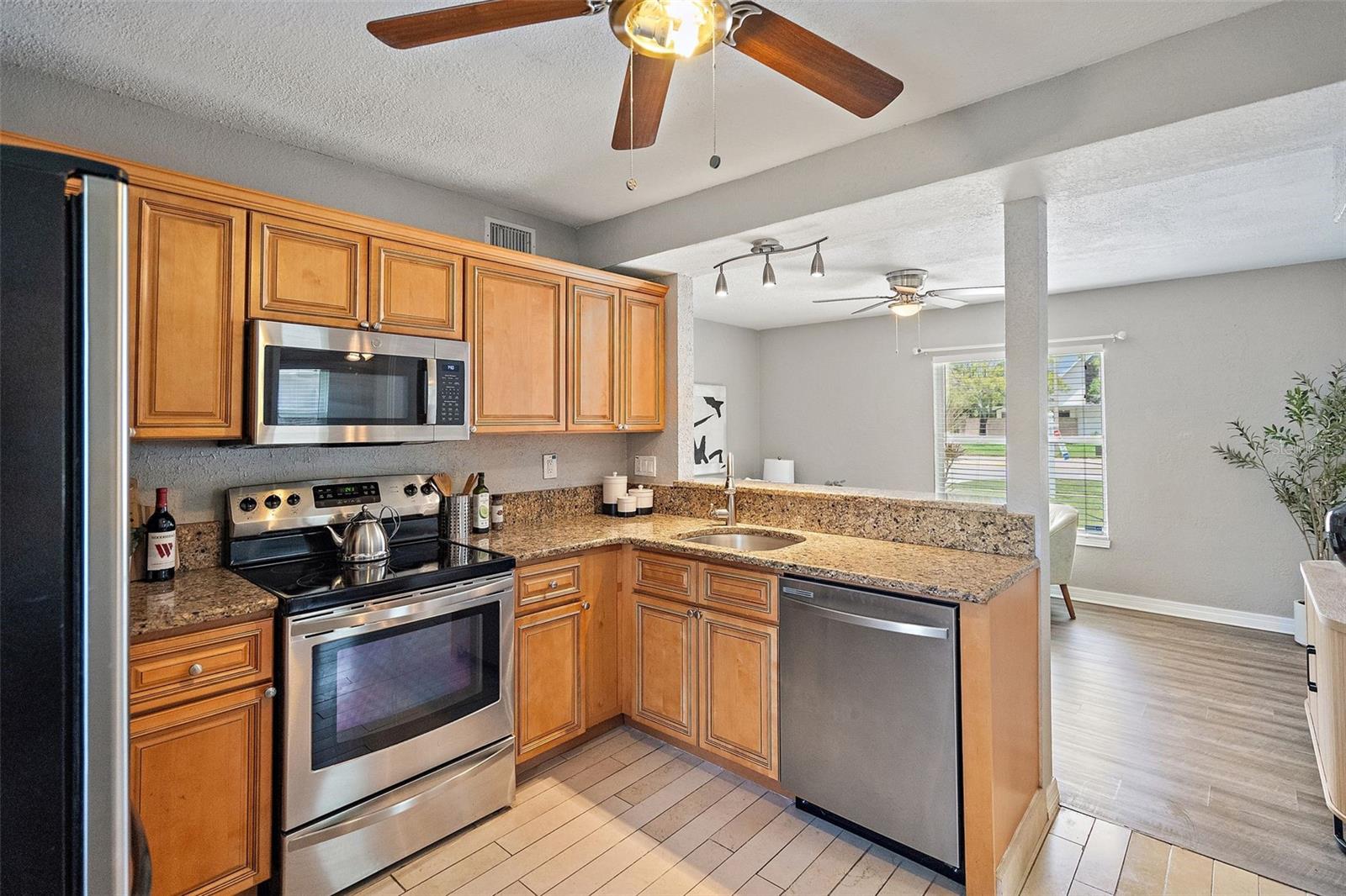 Image 6 of 24 For 6366 38th Avenue N