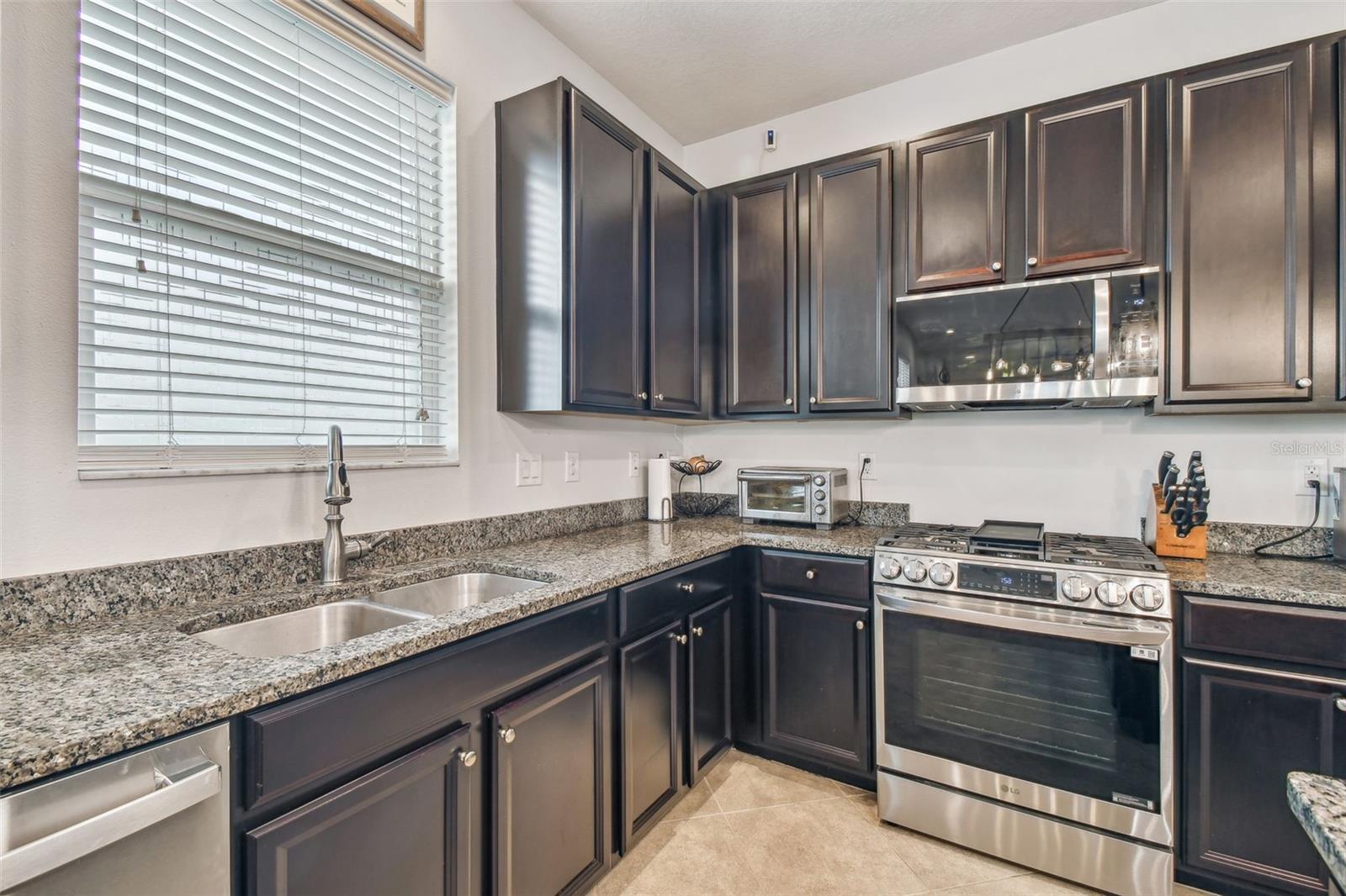 Image 11 of 100 For 8228 Sunlit Horizon Lane