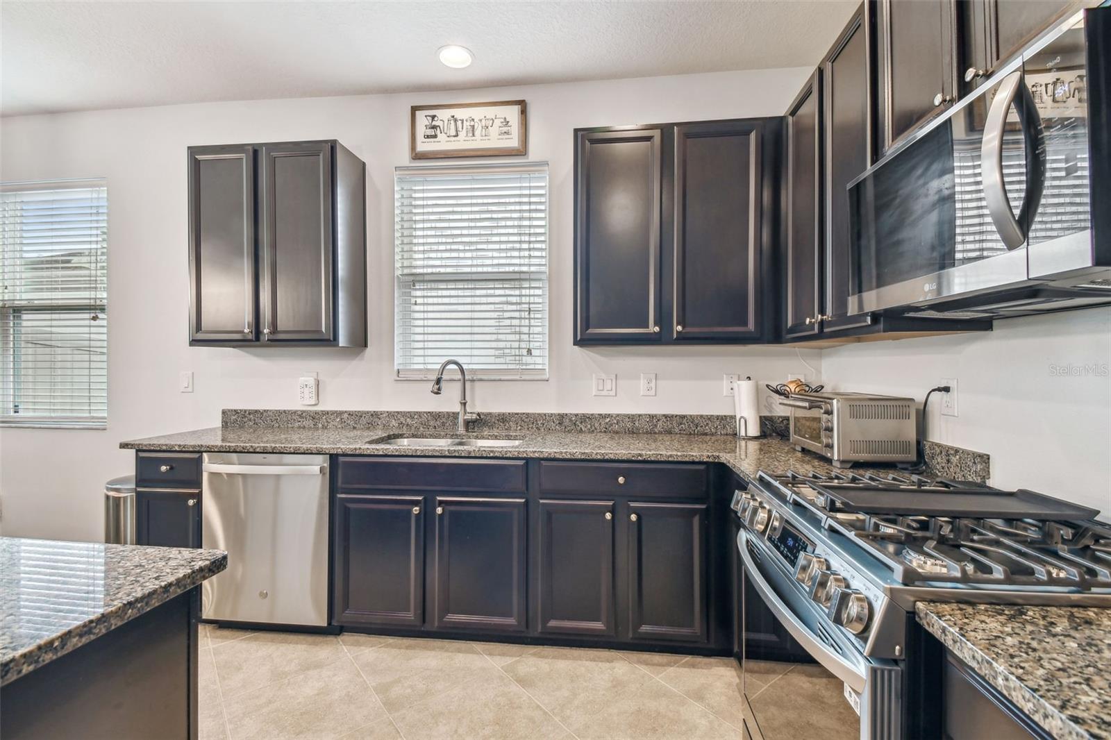 Image 15 of 100 For 8228 Sunlit Horizon Lane