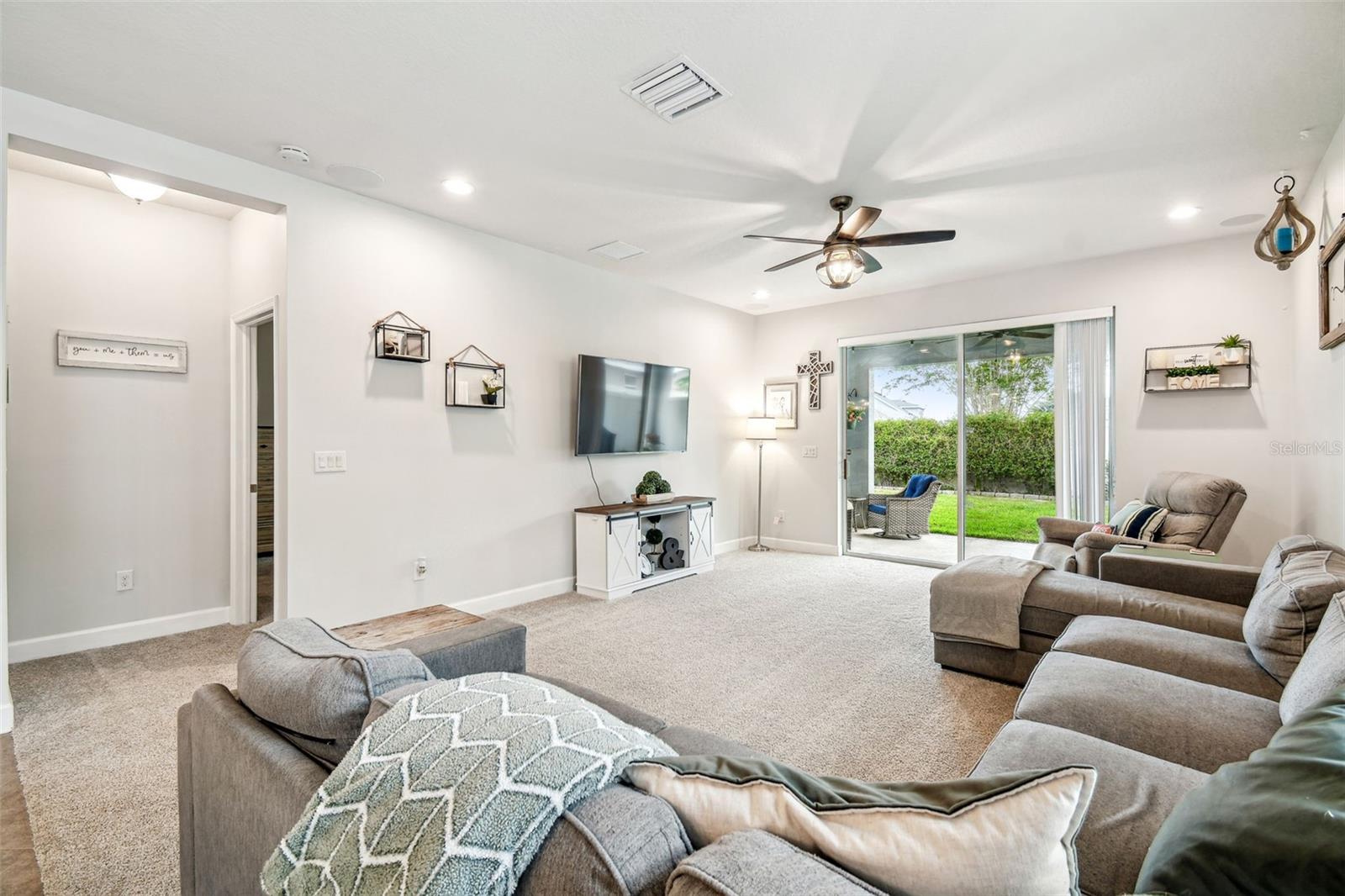 Image 20 of 100 For 8228 Sunlit Horizon Lane