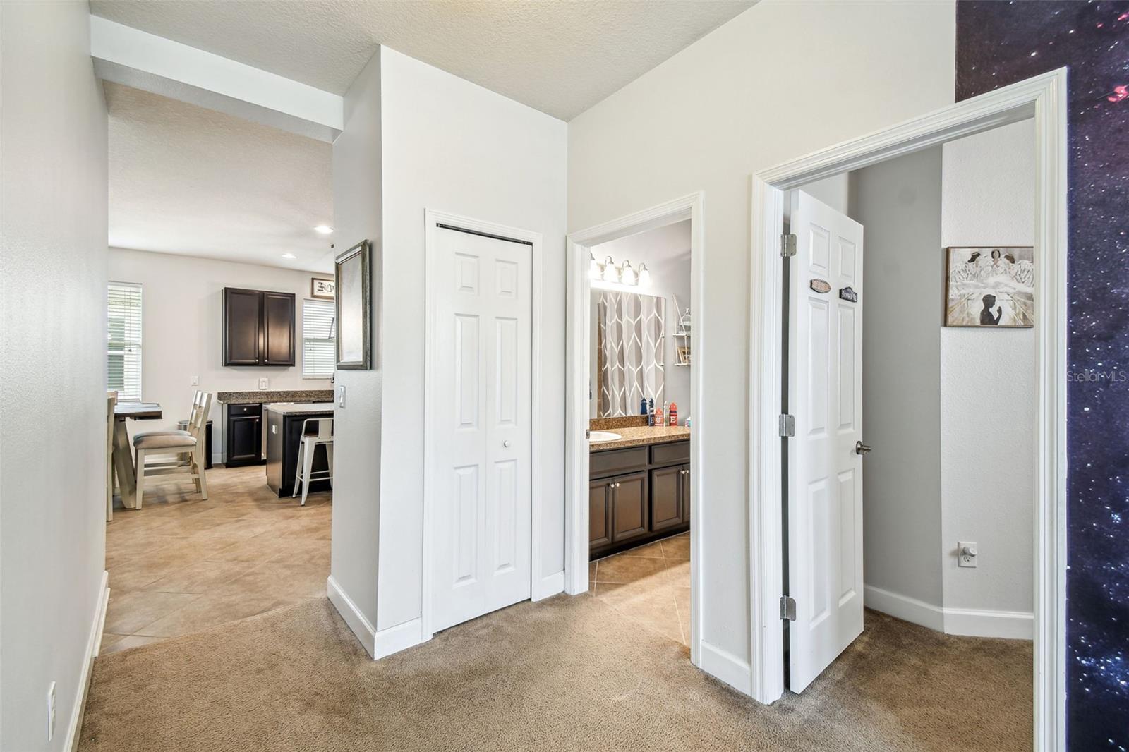 Image 25 of 100 For 8228 Sunlit Horizon Lane