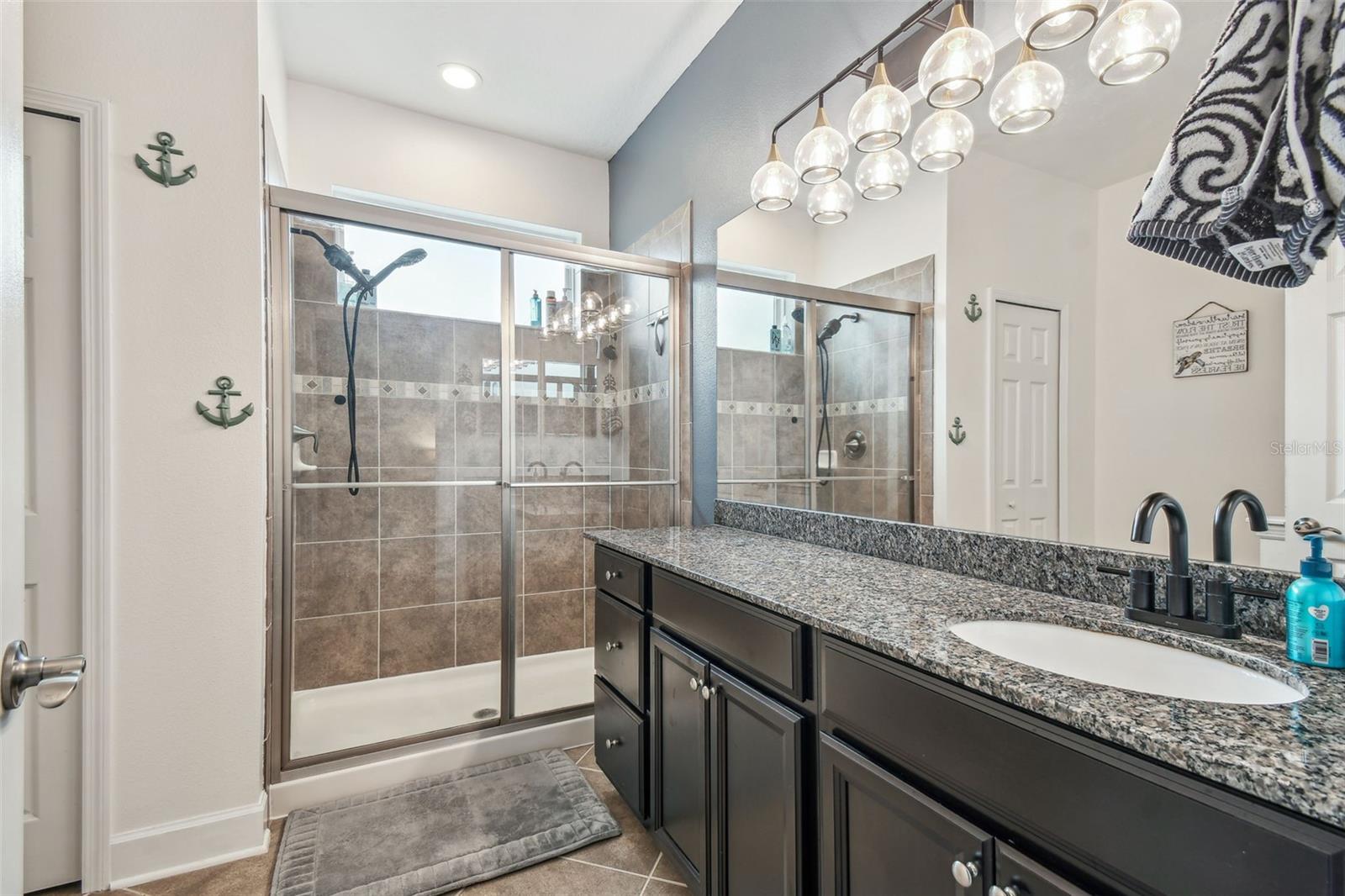 Image 39 of 100 For 8228 Sunlit Horizon Lane
