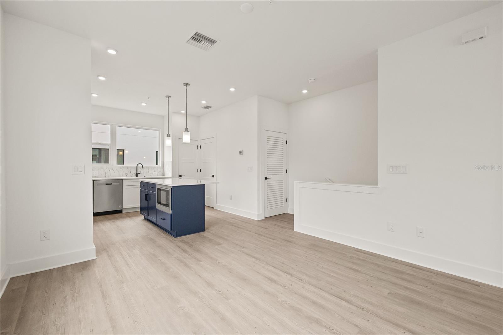 Image 11 of 42 For 323 15th Street N