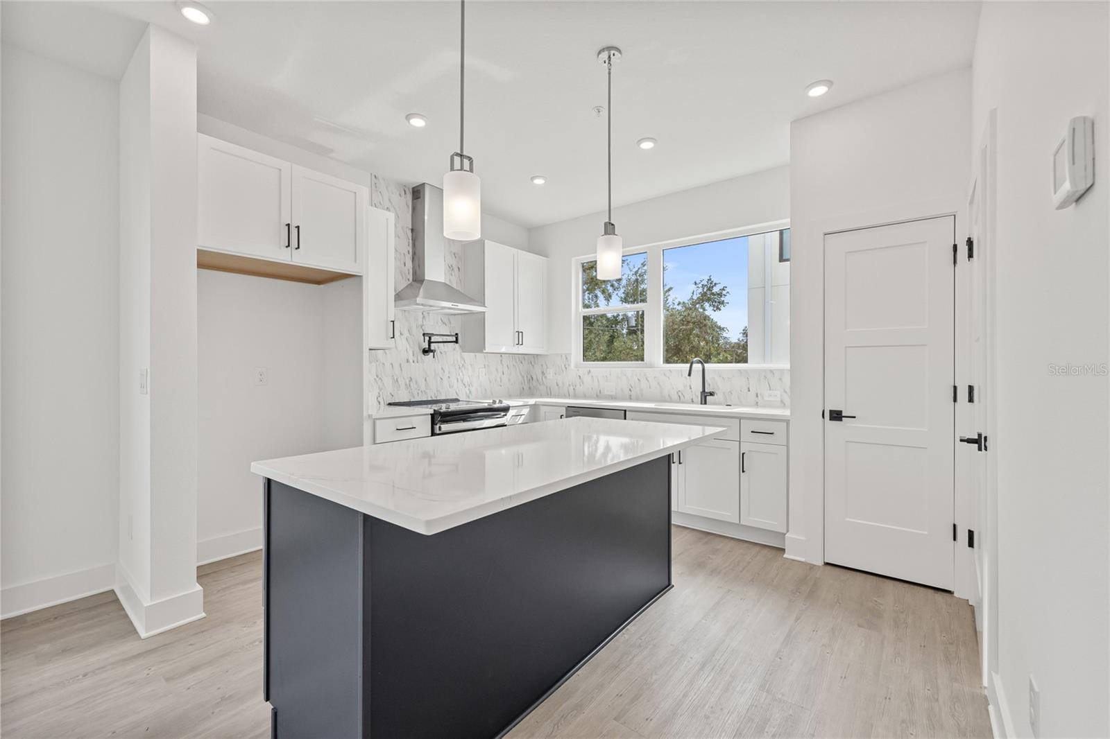 Image 20 of 42 For 323 15th Street N