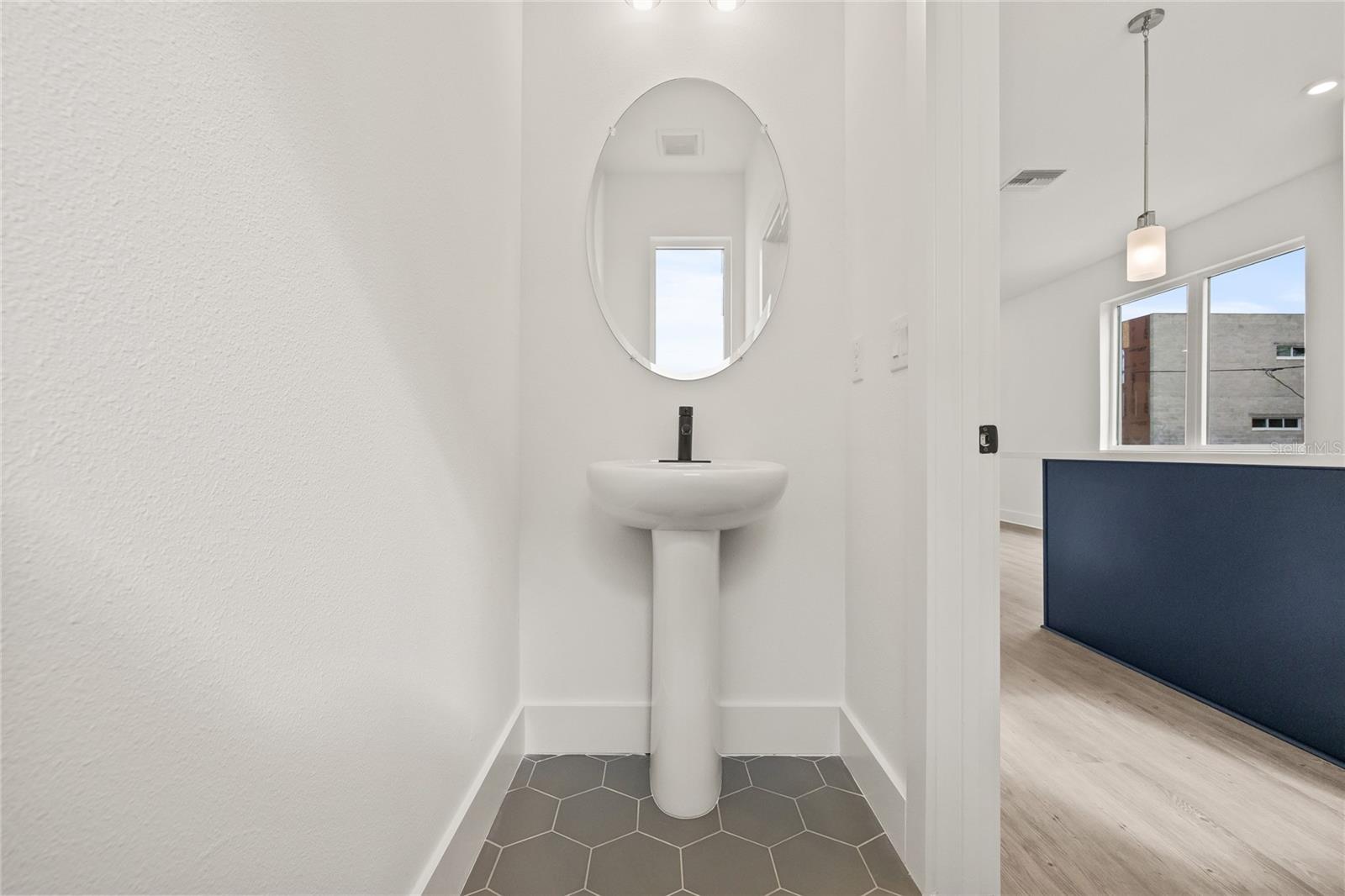 Image 21 of 42 For 323 15th Street N