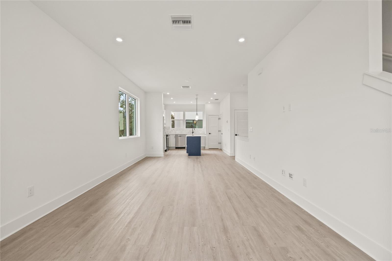 Image 23 of 42 For 323 15th Street N