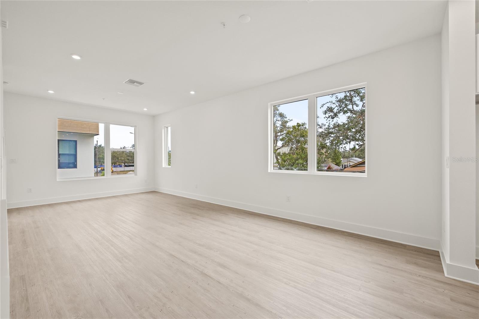 Image 24 of 42 For 323 15th Street N
