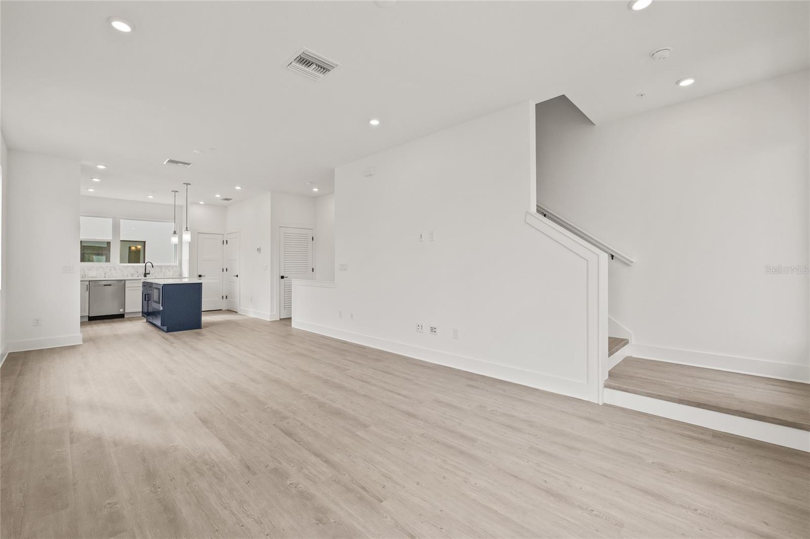 Image 27 of 42 For 323 15th Street N