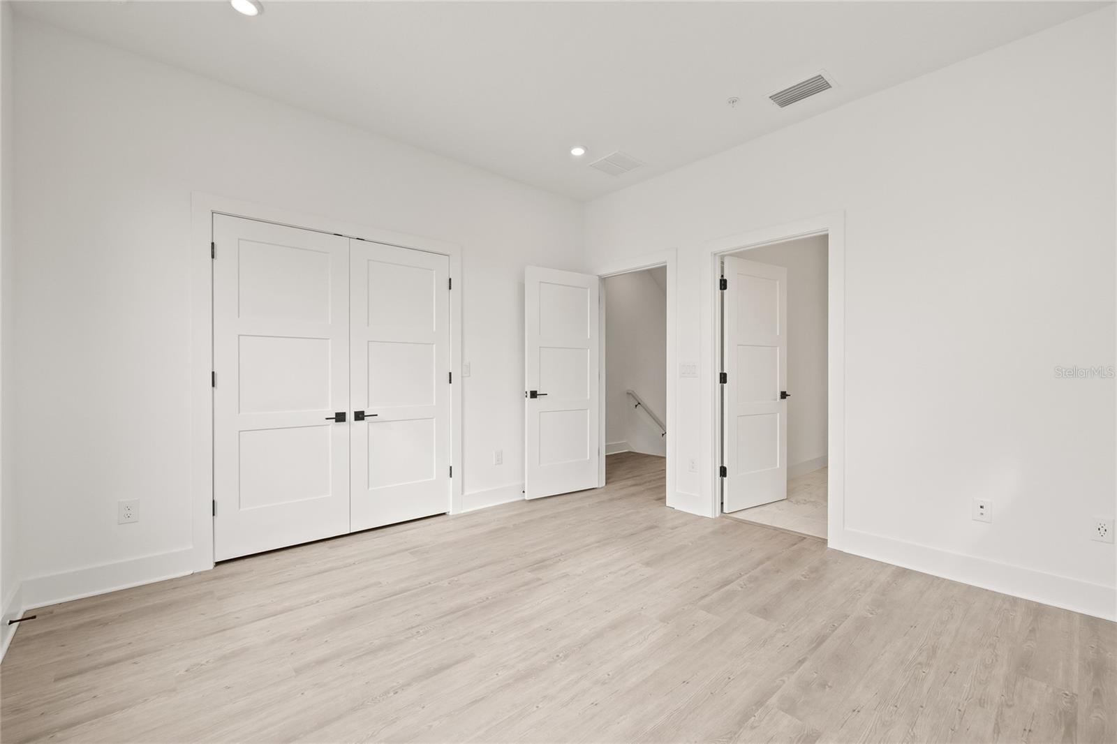 Image 35 of 42 For 323 15th Street N