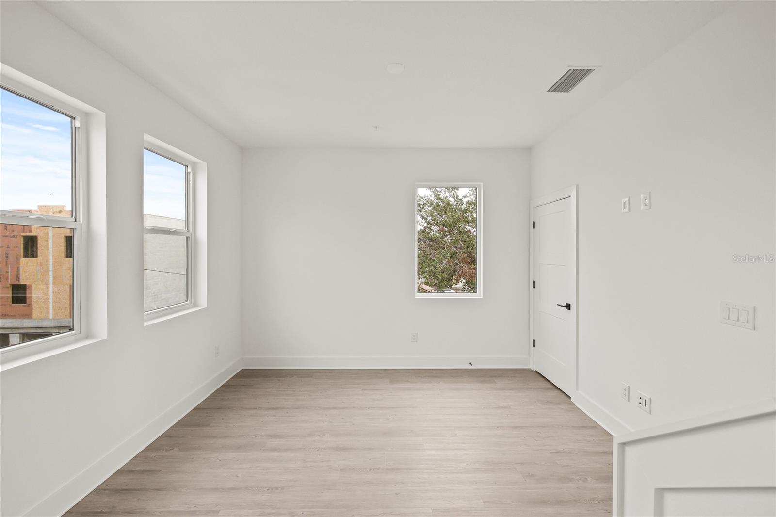 Image 39 of 42 For 323 15th Street N