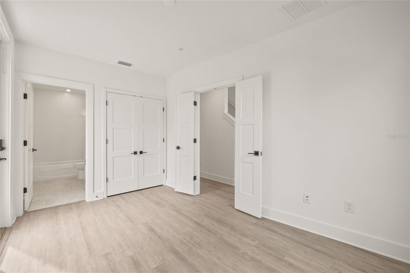 Image 6 of 42 For 323 15th Street N