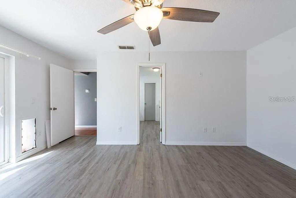 Image 17 of 44 For 9415 Pebble Glen Avenue