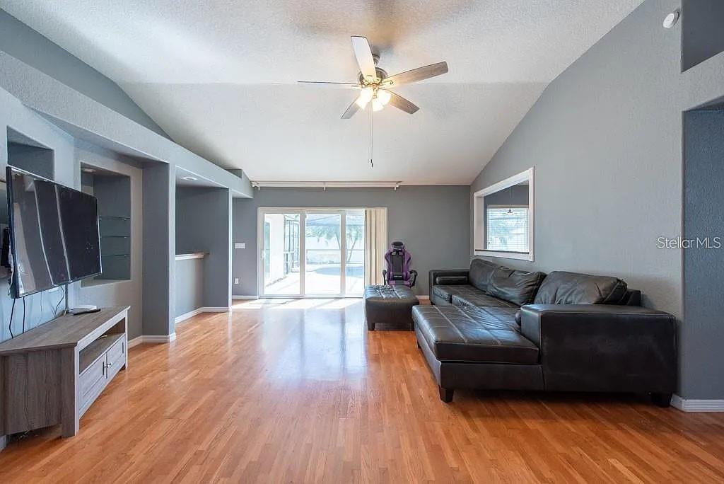 Image 4 of 44 For 9415 Pebble Glen Avenue