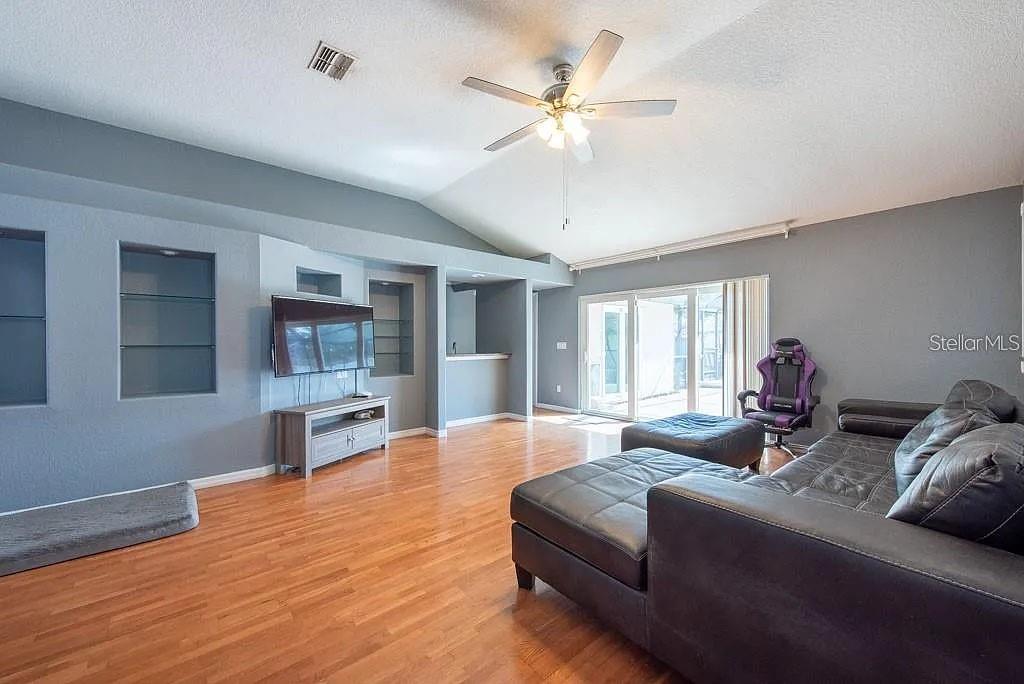 Image 5 of 44 For 9415 Pebble Glen Avenue