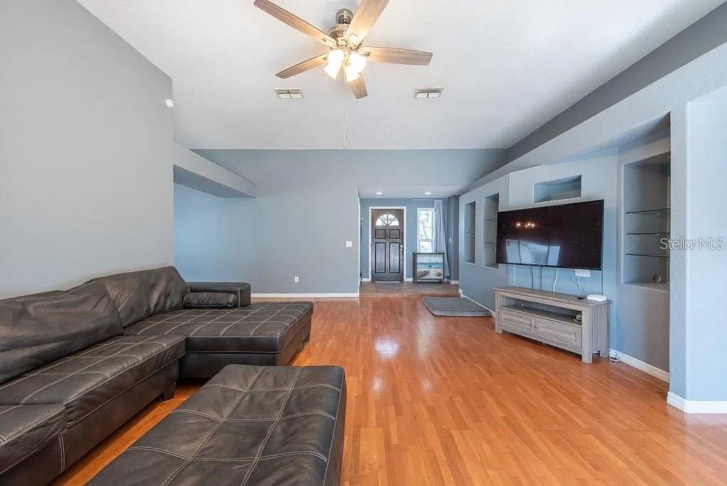 Image 6 of 44 For 9415 Pebble Glen Avenue