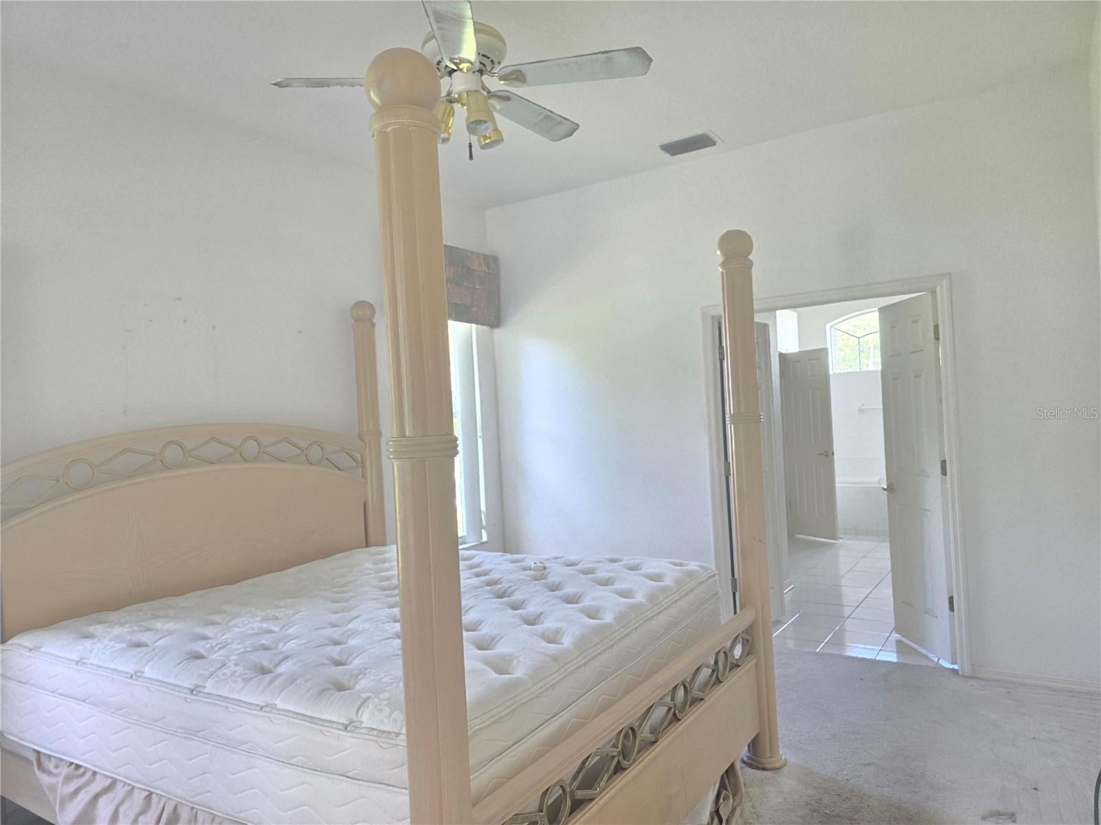 Listing photo id 25 for 13417 Iola Drive