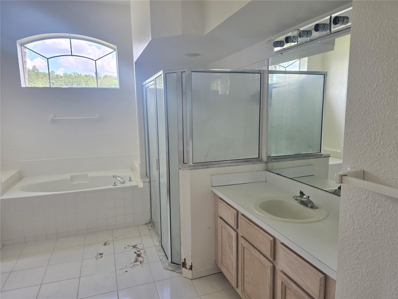 Listing photo id 27 for 13417 Iola Drive