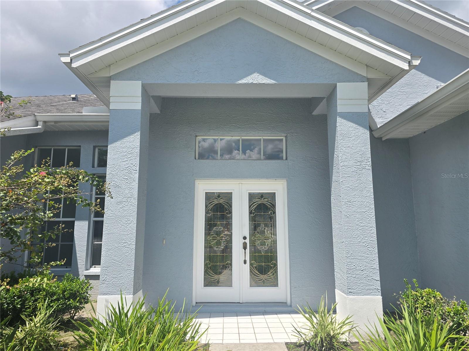 Listing photo id 1 for 13417 Iola Drive