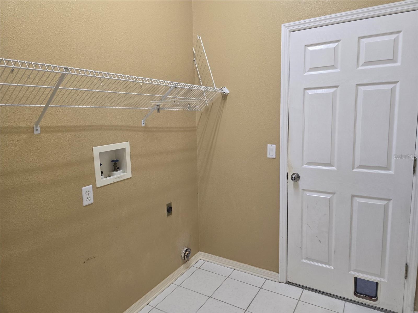 Listing photo id 32 for 13417 Iola Drive