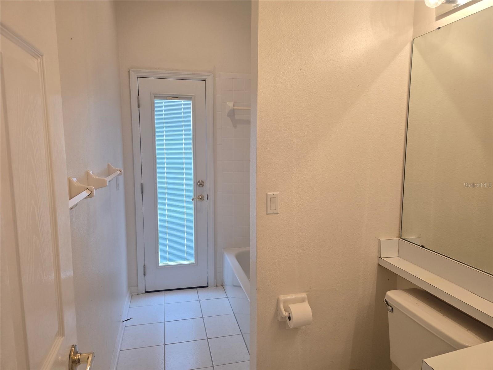 Listing photo id 34 for 13417 Iola Drive