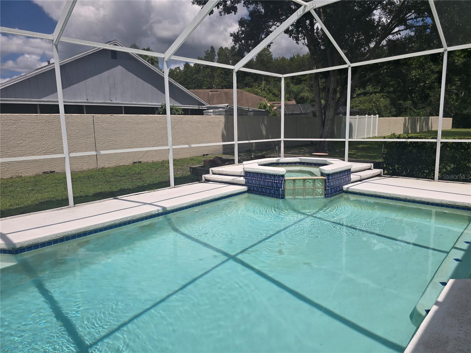 Listing photo id 36 for 13417 Iola Drive
