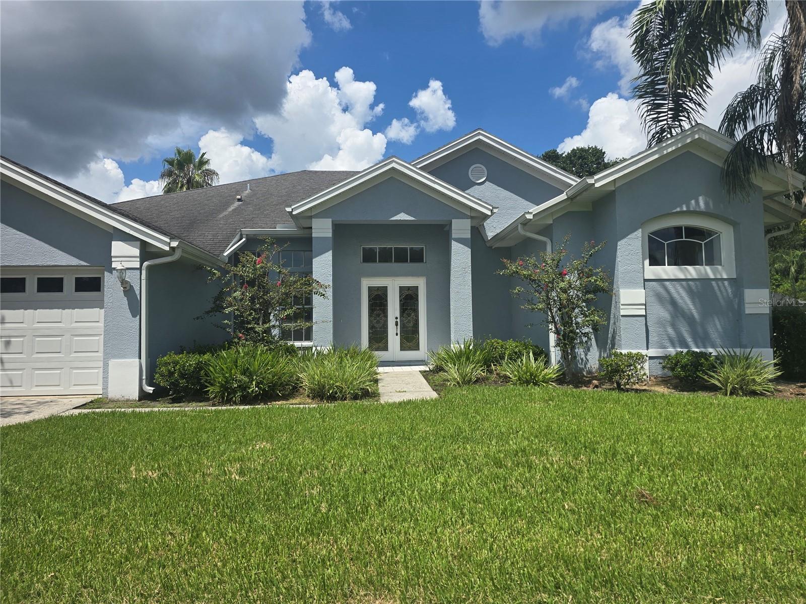 Listing photo id 2 for 13417 Iola Drive