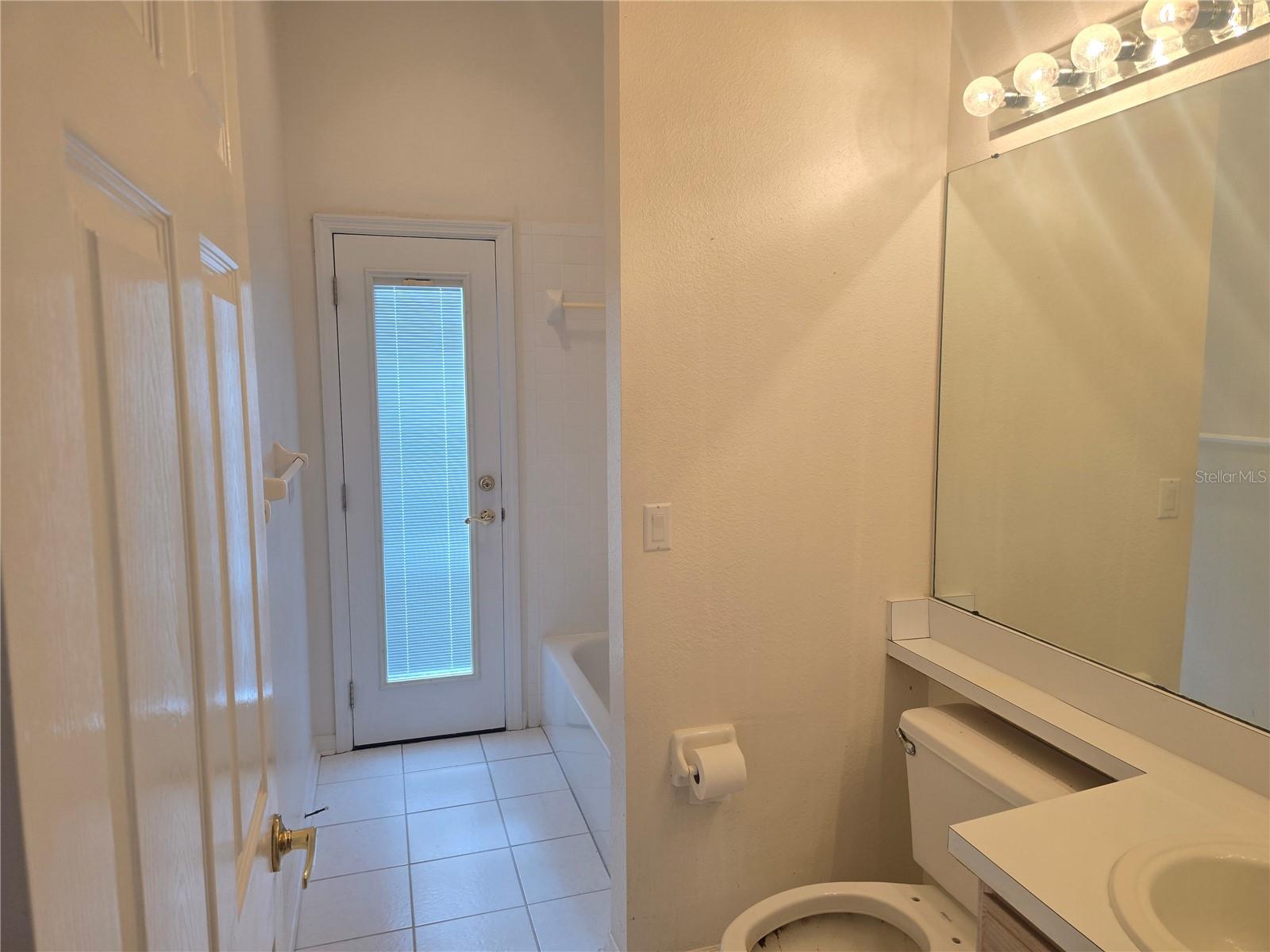Listing photo id 45 for 13417 Iola Drive