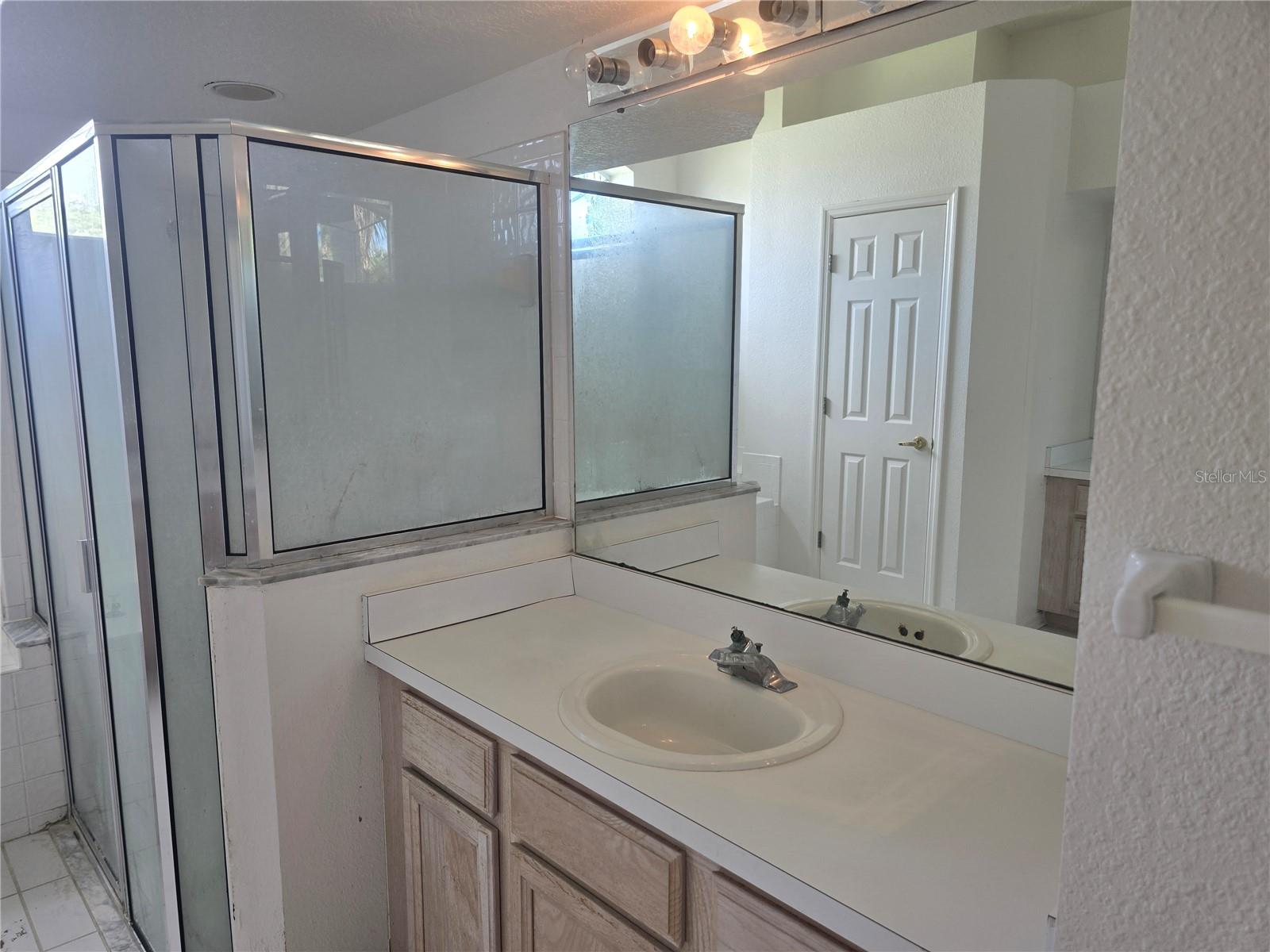 Listing photo id 46 for 13417 Iola Drive
