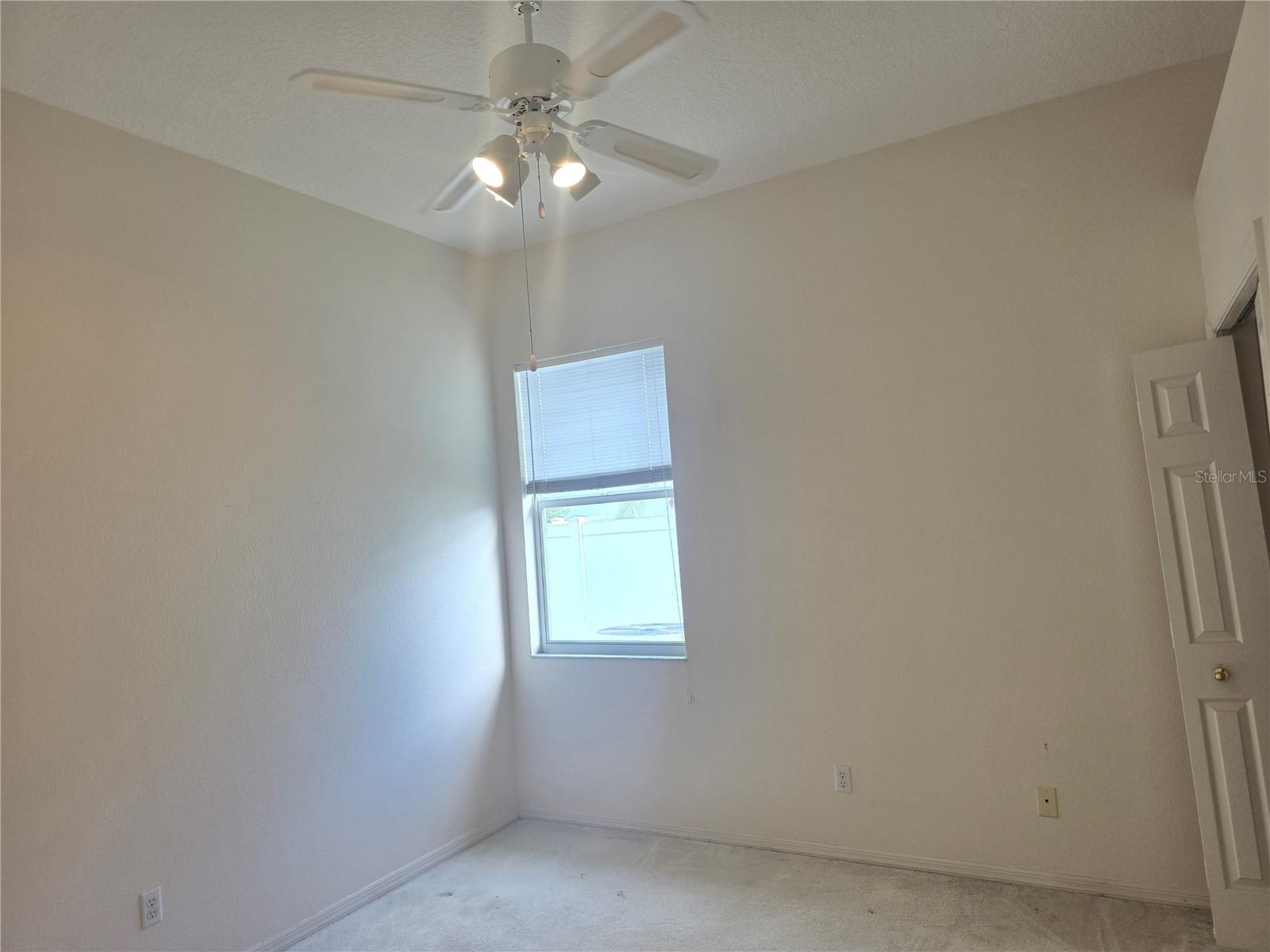 Listing photo id 52 for 13417 Iola Drive