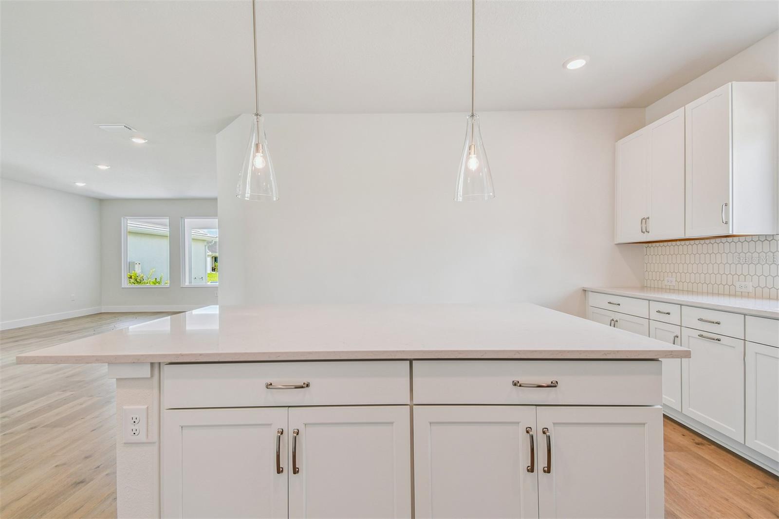 Image 11 of 36 For 711 Allora Avenue