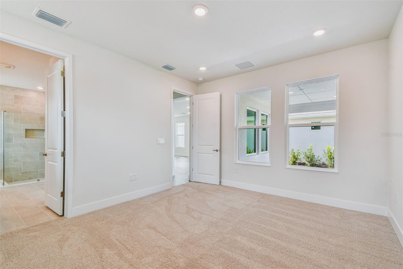 Image 18 of 36 For 711 Allora Avenue