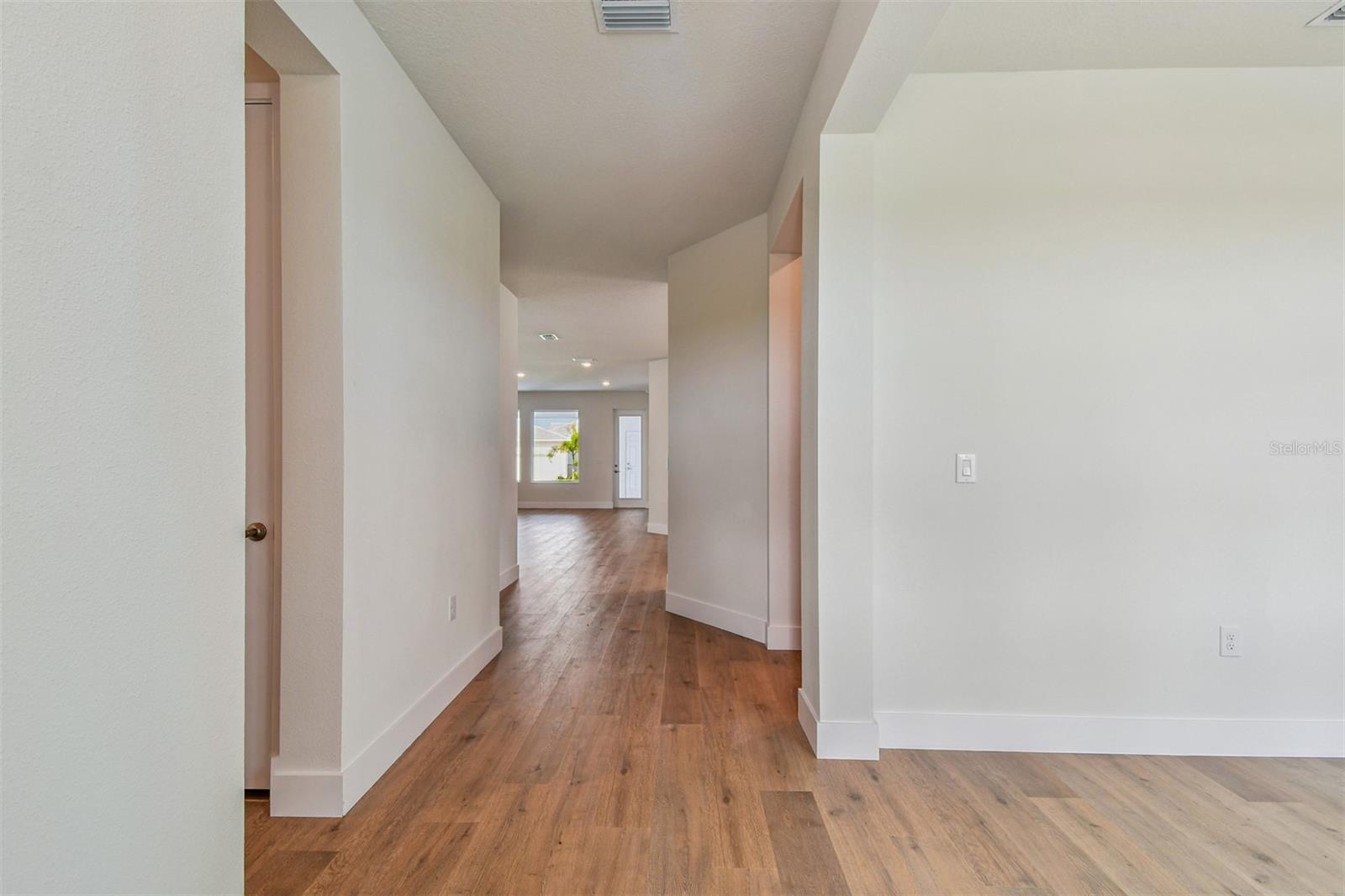Image 3 of 36 For 711 Allora Avenue