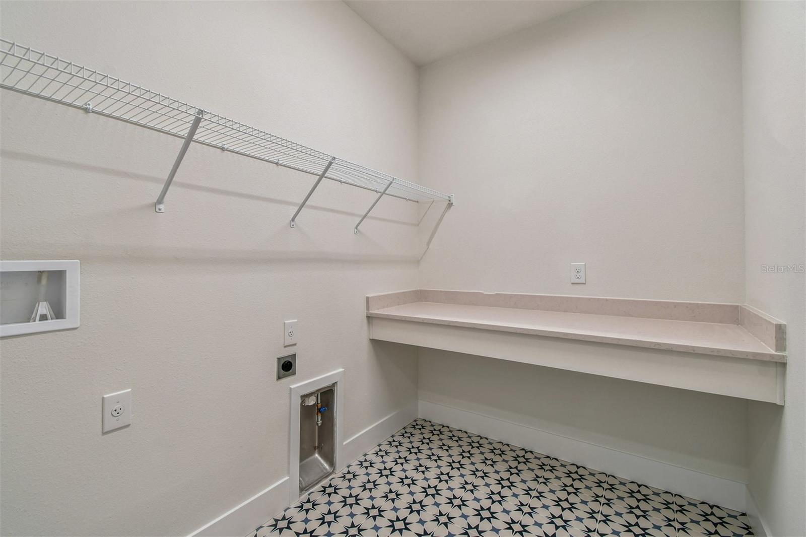 Image 31 of 36 For 711 Allora Avenue