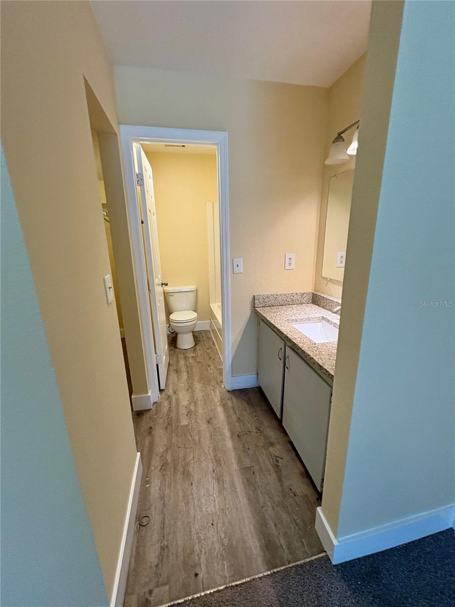 Image 11 of 13 For 305 Grant Street B16