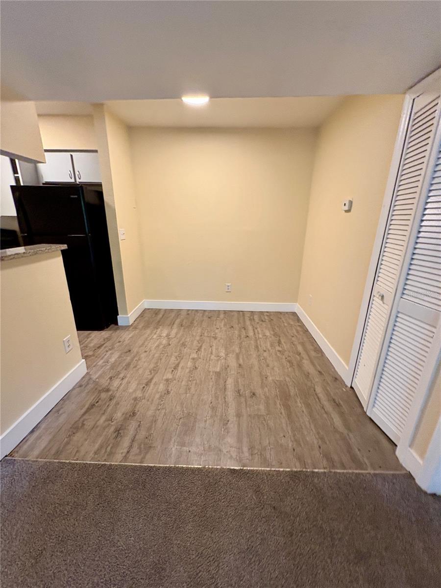 Image 4 of 13 For 305 Grant Street B16