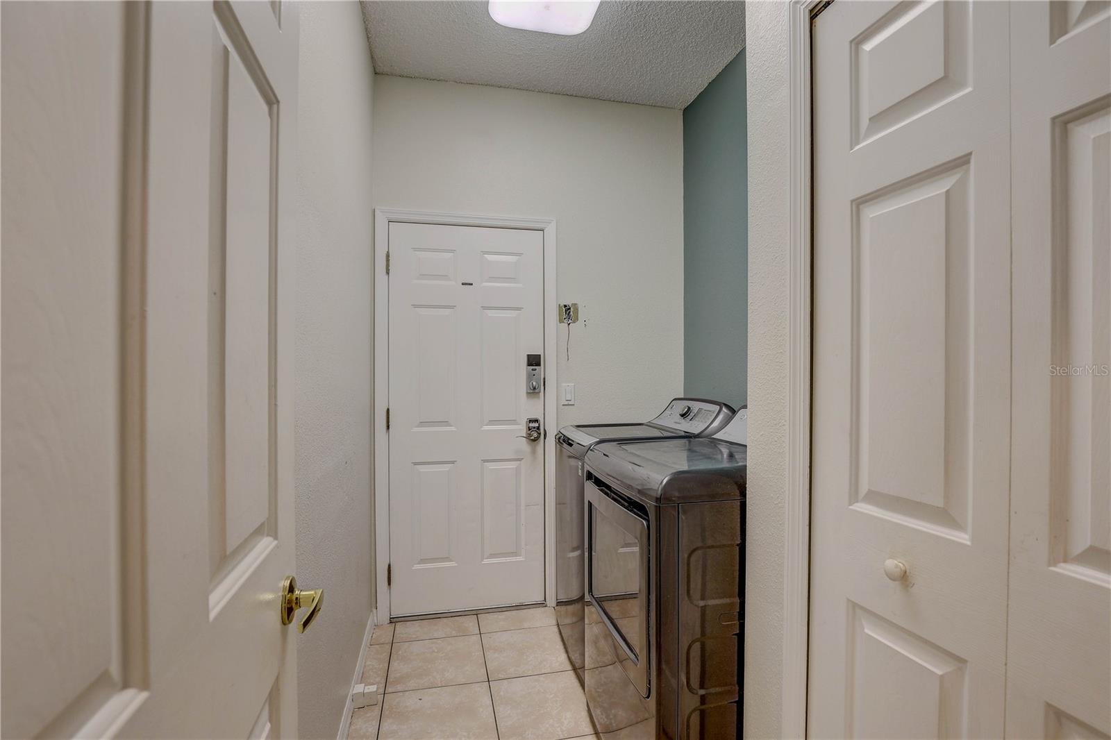 Image 40 of 71 For 2807 Banner Stone Court