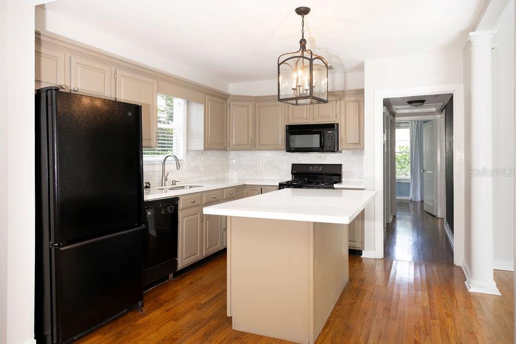 Image 3 of 15 For 3404 Leona Street