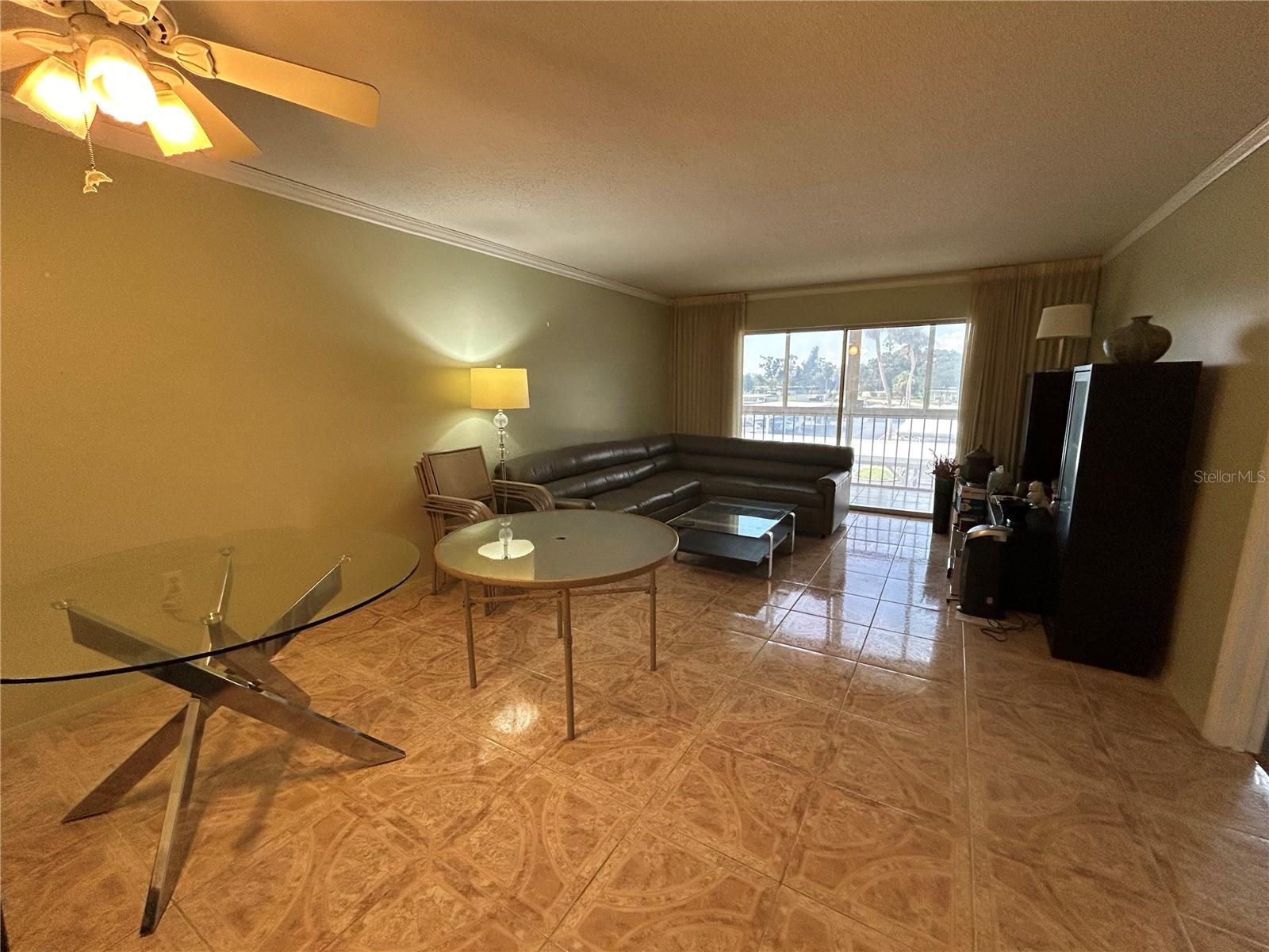 Image 10 of 46 For 1520 Glen Oaks Drive E 256
