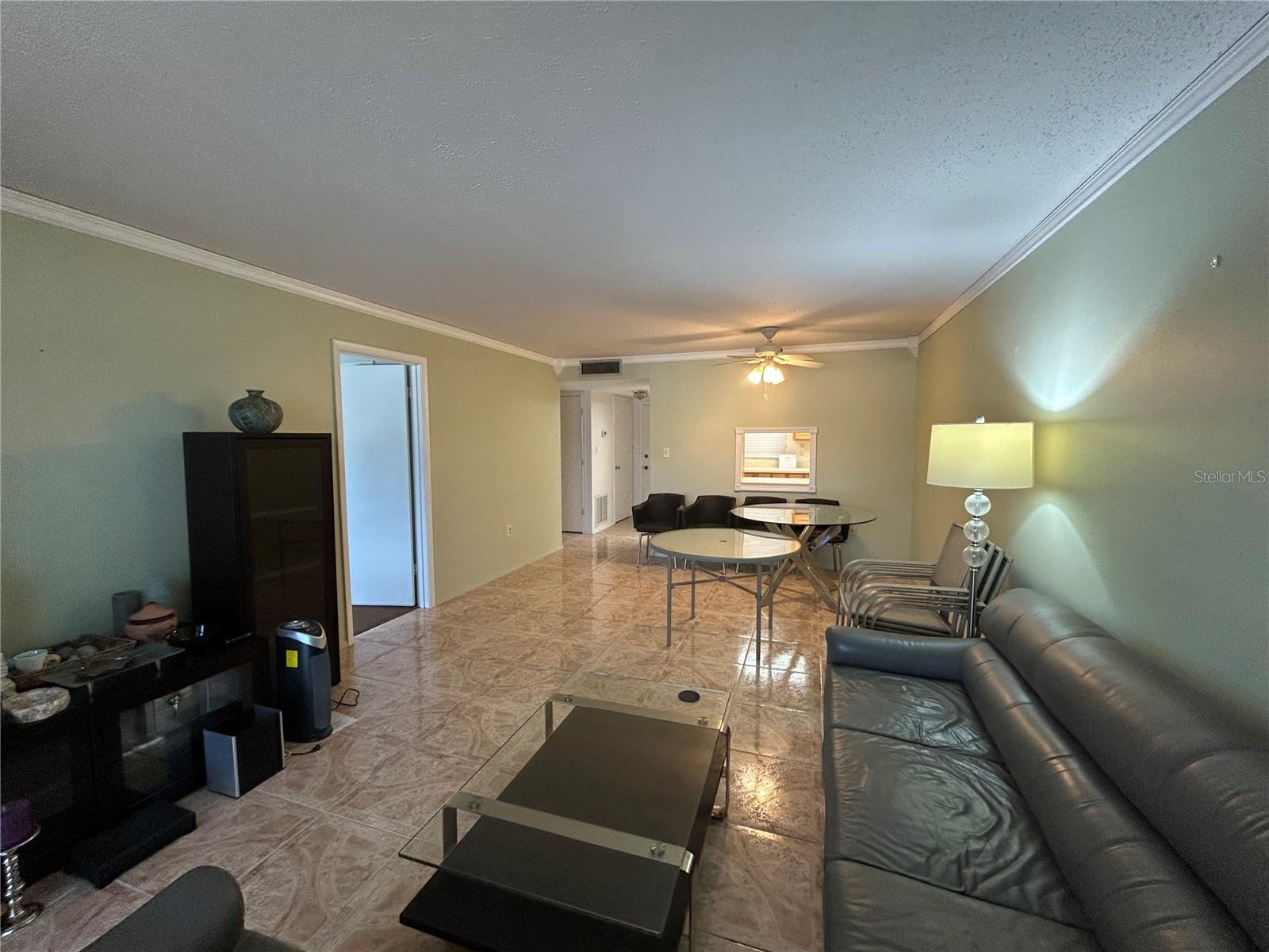 Image 11 of 46 For 1520 Glen Oaks Drive E 256