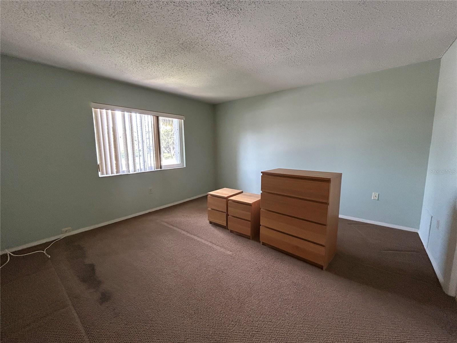 Image 15 of 46 For 1520 Glen Oaks Drive E 256