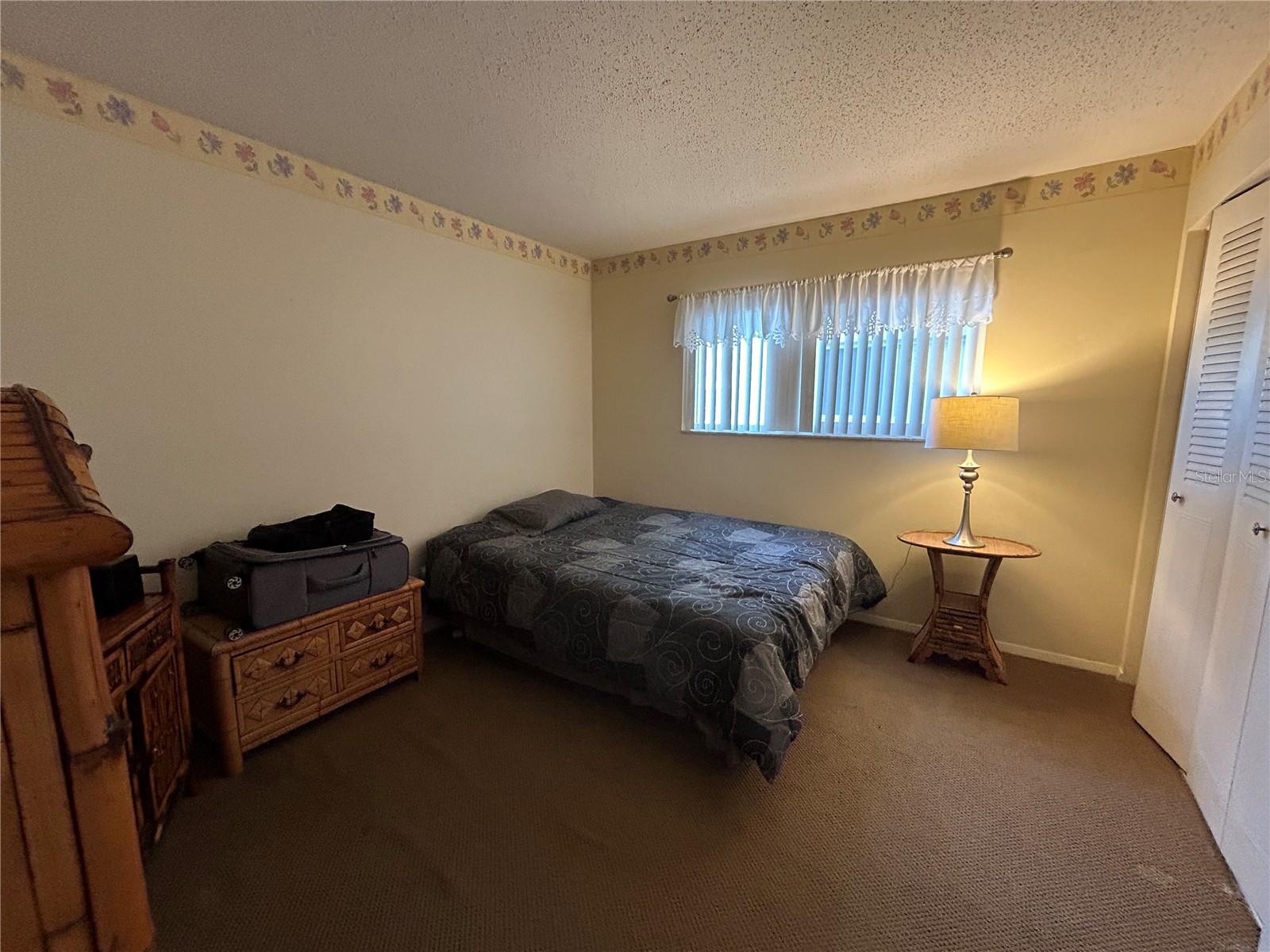 Image 19 of 46 For 1520 Glen Oaks Drive E 256