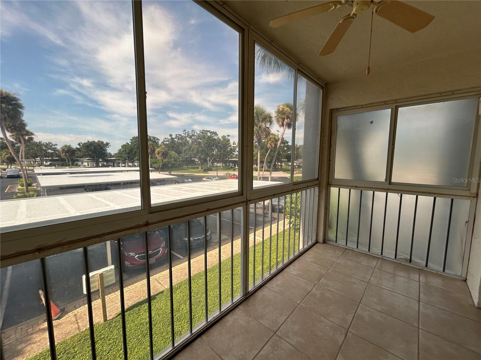 Image 21 of 46 For 1520 Glen Oaks Drive E 256