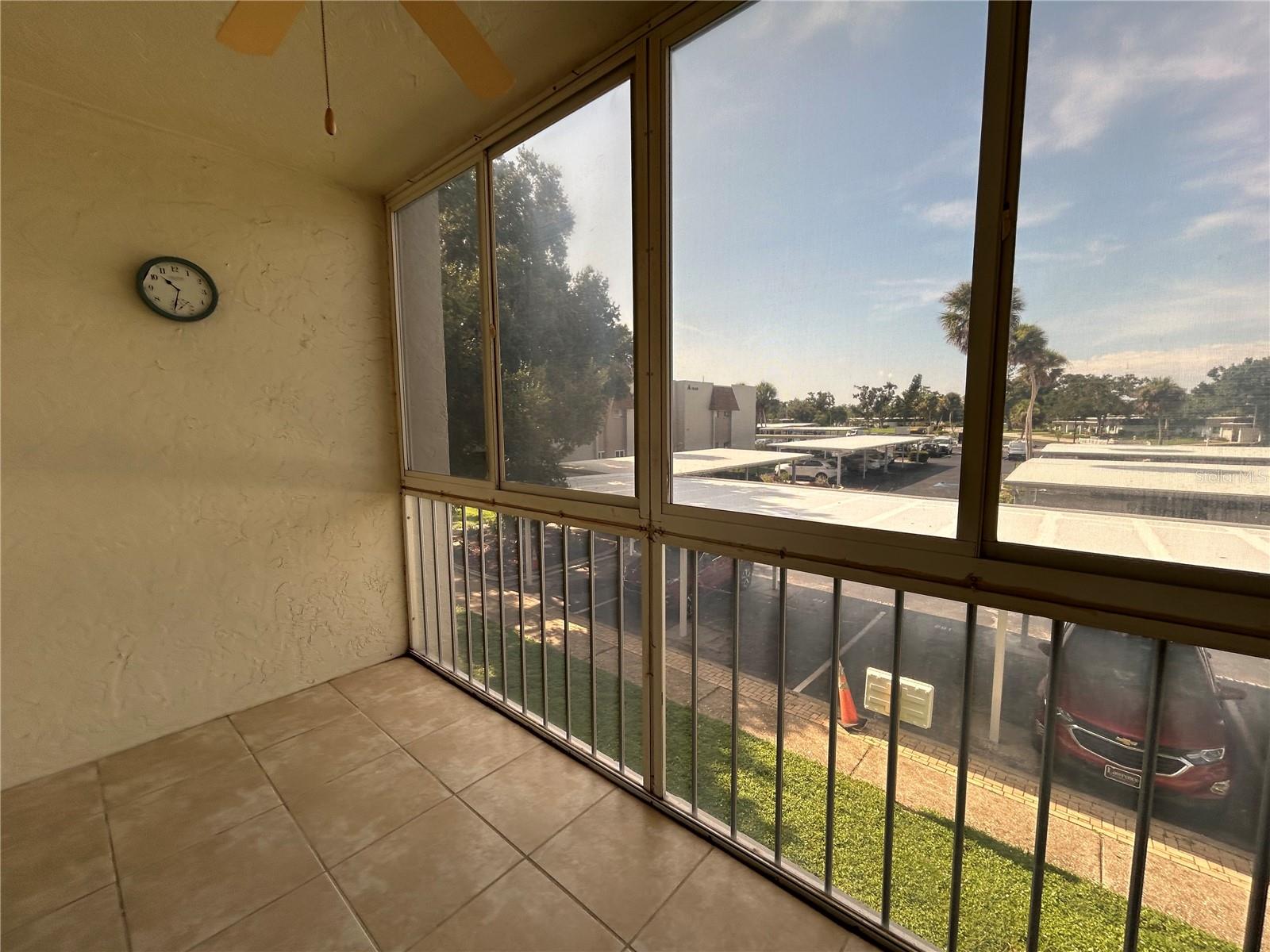 Image 22 of 46 For 1520 Glen Oaks Drive E 256