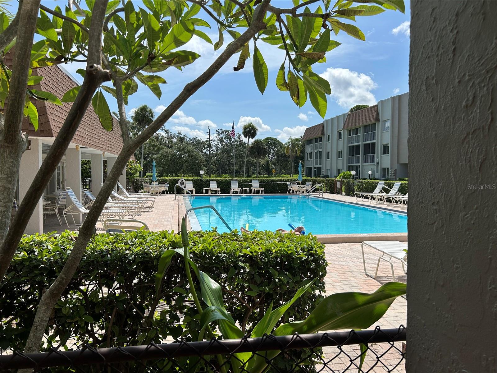 Image 31 of 46 For 1520 Glen Oaks Drive E 256
